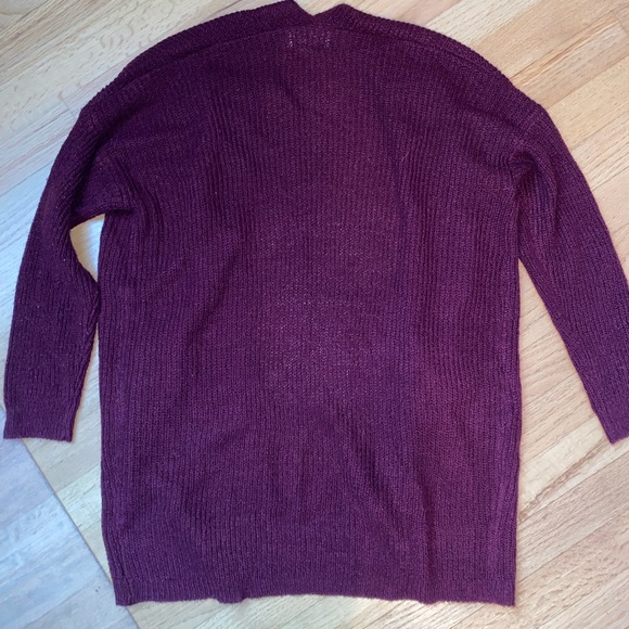 Small Cardigan - Picture 2 of 3